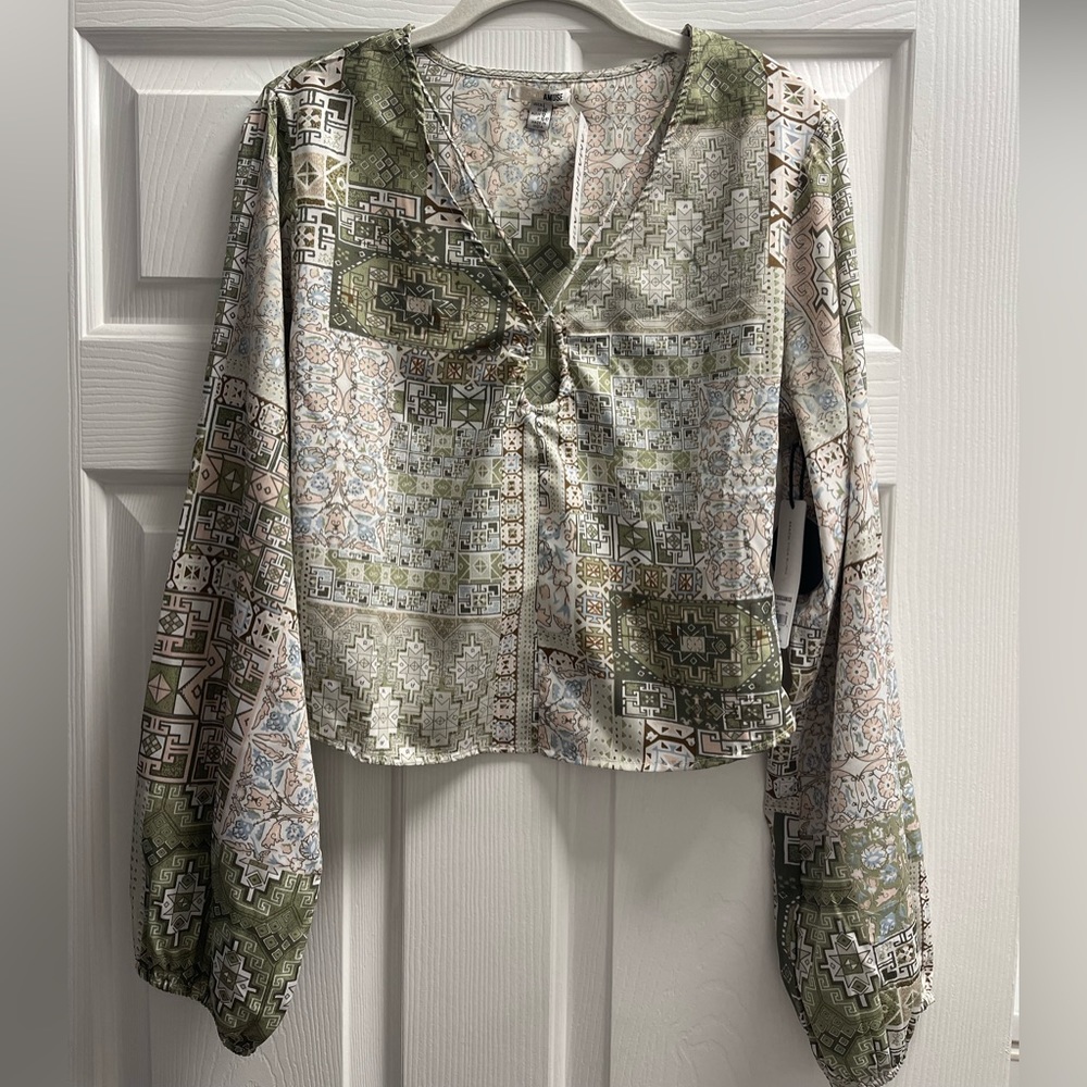 Amazing Lace crop top, size large (fits like a medium)